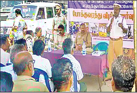 அதிவேகமாக வாகனங்களை இயக்கினால் ஓட்டுனர் உரிமம் ரத்து செய்யப்படும், துணை போலீஸ் சூப்பிரண்டு எச்சரிக்கை