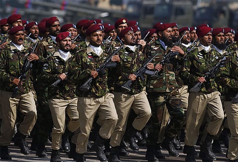 பாக். ராணுவ அணிவகுப்பு நிகழ்ச்சியில் இந்திய அதிகாரிகள் பங்கேற்பு