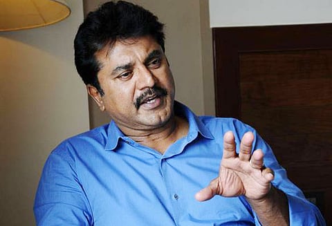மத்திய அரசு 9 பேர் குழுவை அமைப்பது வெறும் கண்துடைப்பு நாடகம் சரத்குமார் பேட்டி