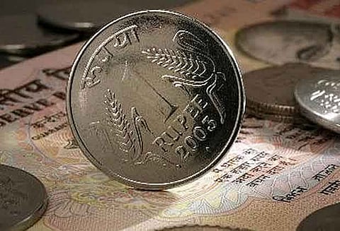 அமெரிக்க டாலருக்கு நிகரான இந்திய ரூபாயின் மதிப்பு 10 பைசா உயர்வு