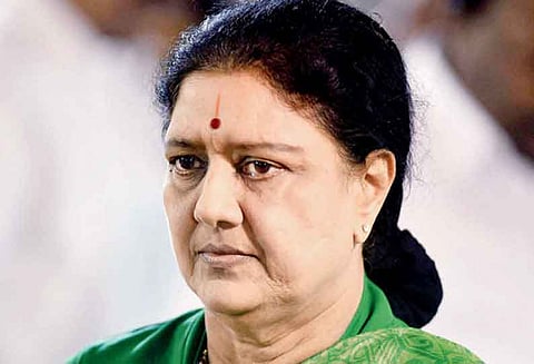 தஞ்சையில் தங்கி உள்ள சசிகலாவுக்கு திடீர் உடல் நலக்குறைவு