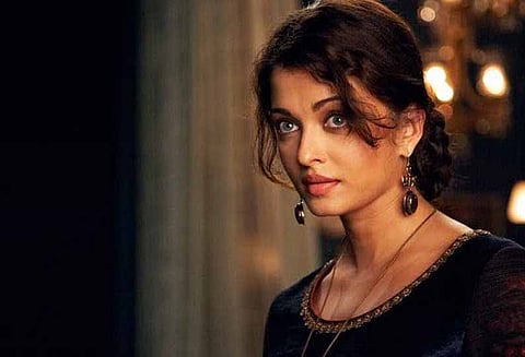 பெண்களுக்கு இழைக்கப்படும் பாலியல் கொடுமைகள் குறித்து மனம் திறந்த நடிகை ஐஸ்வர்யா ராய்