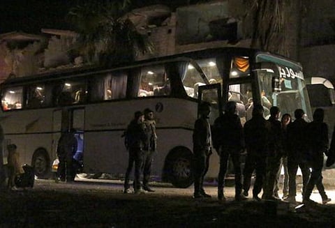 சிரியா உள்நாட்டுப்போர்: கிழக்கு கூட்டாவில் இருந்து 7 ஆயிரம் கிளர்ச்சியாளர்கள் வெளியேறினர்