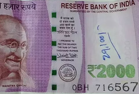 சிலரது கிறுக்கல்... பலருக்கு கஷ்டம்!