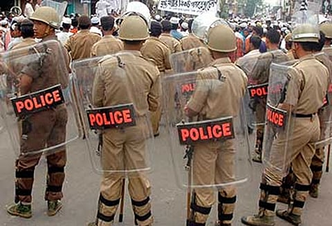 திரிபுராவில் பாரதீய ஜனதா எம்.எல்.ஏ. மீது மர்மநபர்கள் தாக்குதல்; 3 தொண்டர்கள் காயம்