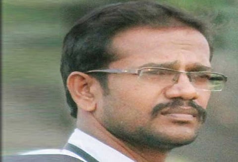 ஆடிட்டர் அலுவலக ஊழியர் கழுத்தை அறுத்து தற்கொலை