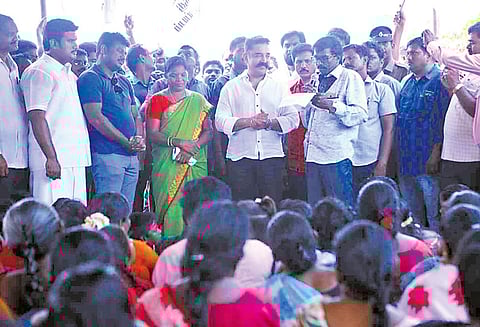 கிராம சபை கூட்டத்தில் கமல்ஹாசன் பங்கேற்பு பள்ளிக்கூட அறைகள், 100 கழிப்பறைகள் கட்டித்தருவதாக மக்களிடம் உறுதி