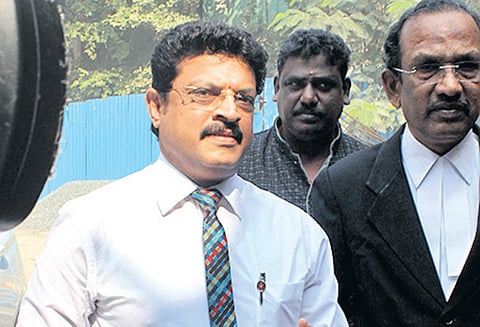 அப்பல்லோ மருத்துவமனையில் கவர்னர் வித்யாசாகர்ராவை பார்த்து ஜெயலலிதா கை அசைக்கவில்லை