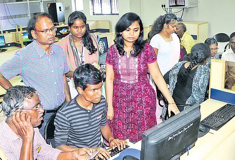 அண்ணா பல்கலைக்கழக பொறியியல் சேர்க்கை: முதல் நாளில் ஆன்லைன் மூலம் 7,420 பேர் பதிவு செய்தனர்