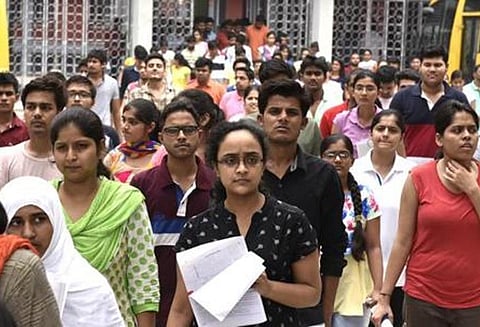 எர்ணாகுளத்தில் தமிழக மாணவர்கள் 5,371 பேர் நீட் தேர்வு எழுதுகின்றனர், நெல்லையில் இருந்து கூடுதல் பஸ்கள்