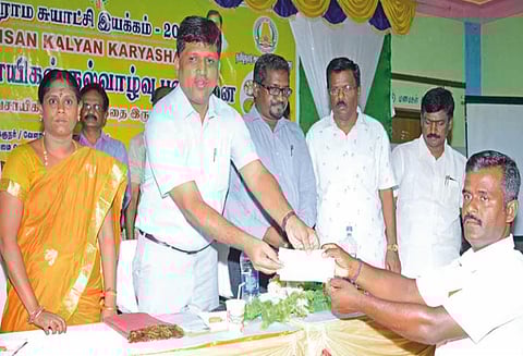 நவீன தொழில்நுட்பத்தை விவசாயிகள் பயன்படுத்த வேண்டும் - கலெக்டர் அறிவுறுத்தல்