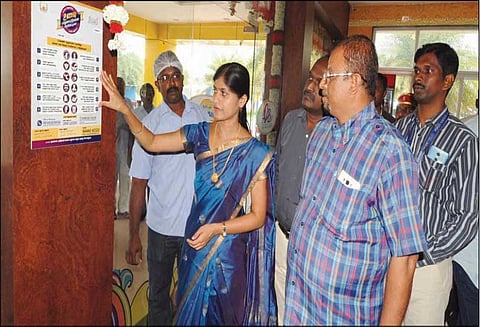 வணிக நிறுவனங்களில் உணவு பாதுகாப்பு விழிப்புணர்வு தகவல் பலகைகளை வைக்க கலெக்டர் உத்தரவு