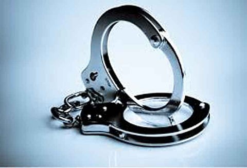 தேவதானப்பட்டி அருகே இரு பிரிவினர் மோதல் தொடர்பாக 20 பேர் கைது