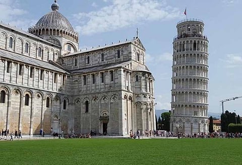 பைசா கோபுரம் சாயாமல் நிலைத்து இருப்பது எவ்வாறு ஆய்வாளர்கள் தகவல்