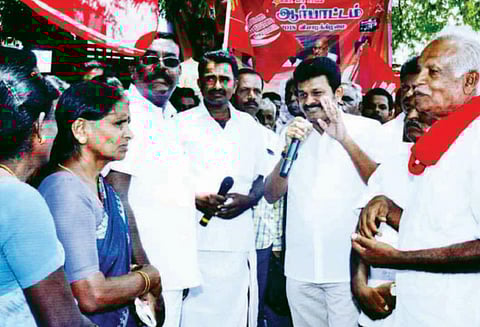 ராயக்கோட்டை அருகே இந்திய கம்யூனிஸ்டு கட்சியினர் கண்டன ஆர்ப்பாட்டம்