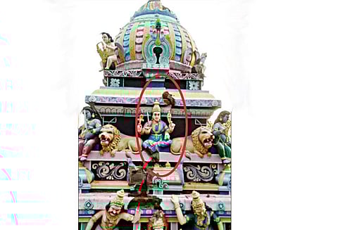 இளம்பிள்ளை அருகே கோவில் கோபுரத்தை மின்னல் தாக்கியது