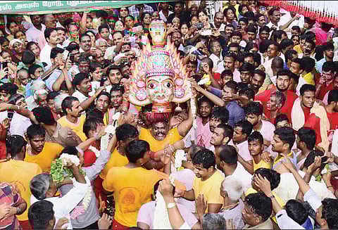 குடியாத்தம் கெங்கையம்மன் சிரசு ஊர்வலம்