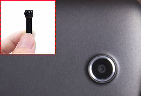 மனைவியின் படுக்கை அறையில் கேமிரா வைத்து உளவு வேலையில் ஈடுபட்ட கணவர் மீது வழக்கு பதிவு