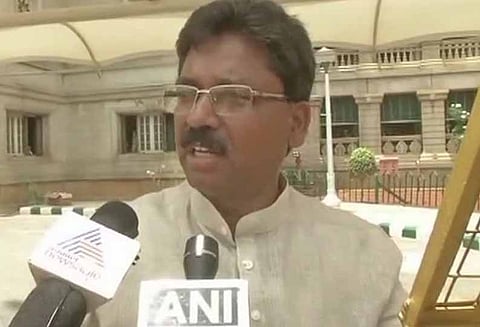 காங்கிரஸ் எம்.எல்.ஏ. மனைவிக்கு போன் செய்து ரூ.15 கோடிக்கு எடியூரப்பா மகன் பேரம்?