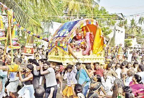 பெட்டிகாளி அம்மன் பல்லக்கு வீதிஉலா புறப்பாடு 3 ஆண்டுகளுக்கு பிறகு நடைபெற்றது