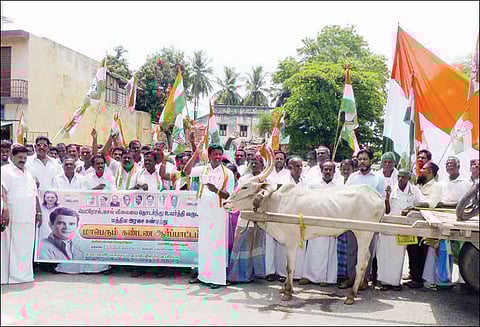 பெட்ரோல்-டீசல் விலை உயர்வை கண்டித்து காங்கிரஸ் ஆர்ப்பாட்டம்