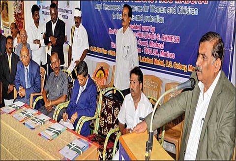 ‘தங்கள் உரிமைகளை பெண்கள் அறிந்திருப்பது அவசியம்’ ஐகோர்ட்டு நீதிபதி பேச்சு