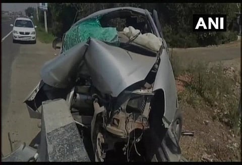 ஜம்மு-காஷ்மீரில் சாலை விபத்தில் 5 போ பலி