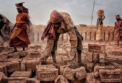 செங்கல் சூளையில் கொத்தடிமைகளாக இருந்த 17 பேர் மீட்பு