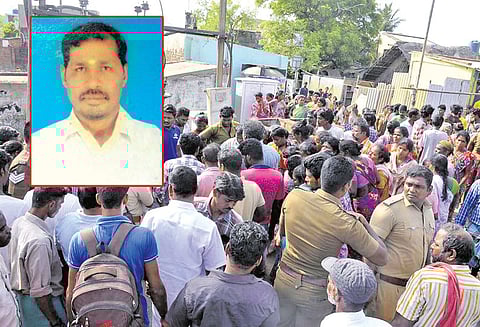 மின்சாரம் தாக்கி மின்வாரிய ஊழியர் பலி பொதுமக்கள் போராட்டம்