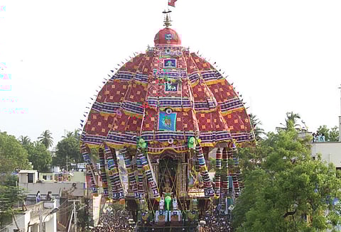 திருவாரூரில் தியாகராஜர் சுவாமி கோவிலில் ஆழித்தேரோட்டம் தொடங்கியது