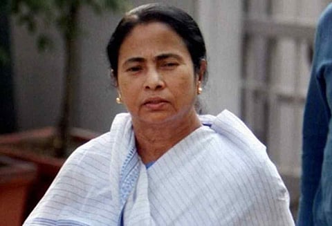 எரிபொருள் விலையை மத்திய அரசு கட்டுக்குள் கொண்டு வரவேண்டும்; மம்தா பானர்ஜி