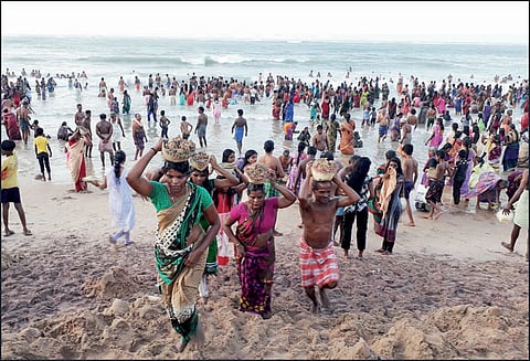 உவரி சுயம்புலிங்க சுவாமி கோவிலில் வைகாசி விசாக திருவிழா