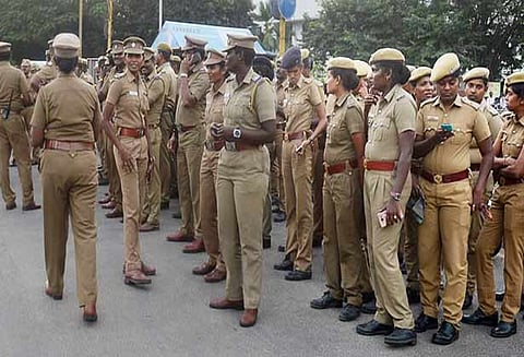 இரு தரப்பினர் இடையே மோதல் ஏற்படாமல் தடுக்க போலீஸ் குவிப்பு