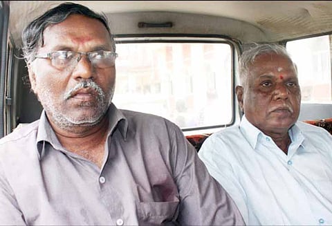 பாஸ்போர்ட்டுக்கு விண்ணப்பிக்க வந்த வாலிபரிடம் லஞ்சம்: ஓய்வுபெற்ற தாசில்தார், உதவியாளருக்கு தலா 7 ஆண்டு சிறை - கடலூர் கோர்ட்டு தீர்ப்பு