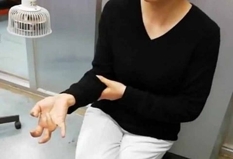 அதிக நேரம் செல்போன் பயன்படுத்திய பெண்ணுக்கு நேர்ந்த பரிதாபம்