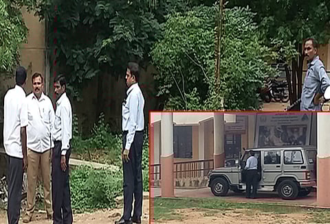 திருவண்ணாமலை வட்டார போக்குவரத்து அலுவலகத்தில் கணக்கில் வராத ரூ.10 லட்சம் பறிமுதல் லஞ்ச ஒழிப்பு போலீசார் சோதனையில் சிக்கியது