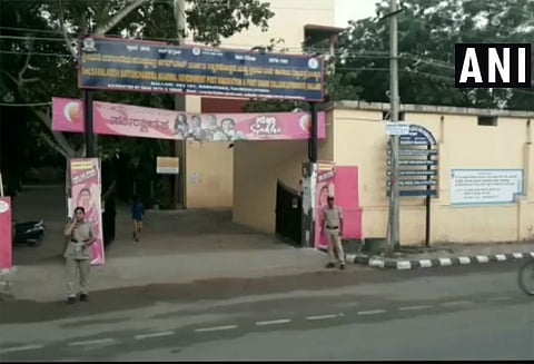 கர்நாடகத்தில் 2 சட்ட சபை, 3 நாடாளுமன்ற தொகுதிகளுக்கான இடைத்தேர்தல்: வாக்குப்பதிவு துவங்கியது