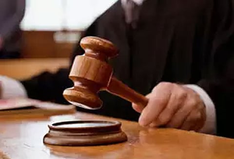 வாழவச்சனூர் கல்லூரியில் இருந்து நீக்கப்பட்ட மாணவியை கோவை வேளாண் பல்கலைக்கழகத்தில் சேர்க்க வேண்டும் - மாவட்ட முதன்மை நீதிபதி உத்தரவு