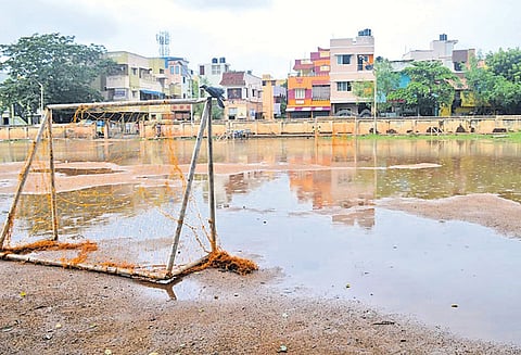 மாநகராட்சி விளையாட்டு திடல்கள் புனரமைக்கப்படுமா? பொதுமக்கள்-சமூக ஆர்வலர்கள் எதிர்பார்ப்பு