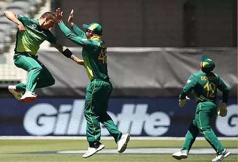 தென்ஆப்பிரிக்காவுக்கு எதிரான முதலாவது ஒரு நாள் கிரிக்கெட்: ஆஸ்திரேலிய அணி படுதோல்வி