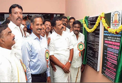 அரசு மேல்நிலைப்பள்ளிக்கு கூடுதல் கட்டிடம் - அமைச்சர் பாலகிருஷ்ணரெட்டி திறந்து வைத்தார்