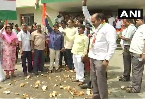 கர்நாடகா இடைத் தேர்தல்: காங்கிரஸ்- ஜேடிஎஸ் கூட்டணி அபாரம், பின்னடைவை சந்தித்த பாஜக !