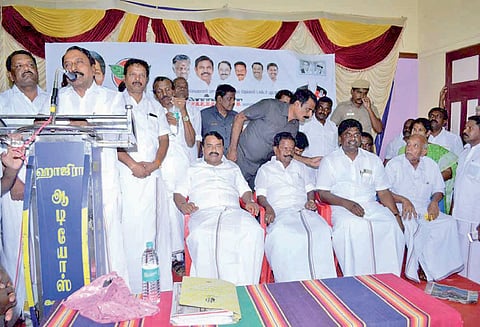 ‘மானாமதுரை தொகுதி அ.தி.மு.க.வின் இரும்பு கோட்டை’ அமைச்சர் செங்கோட்டையன் பேச்சு