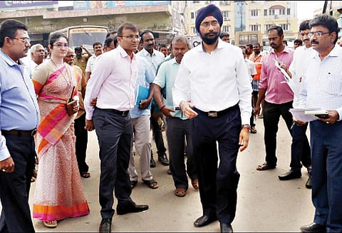 திண்டுக்கல்லில் நகராட்சி நிர்வாகத்துறை முதன்மை செயலாளர் ஆய்வு - சுகாதார பணிகளை தீவிரப்படுத்த உத்தரவு