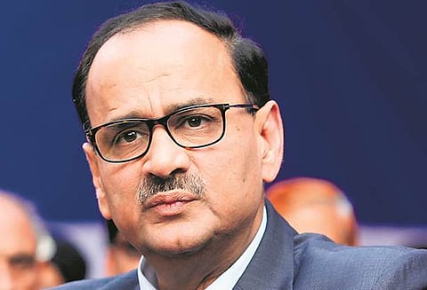 சி.பி.ஐ. இயக்குனர் அலோக்வர்மா வழக்கு சுப்ரீம் கோர்ட்டில் இன்று விசாரணை