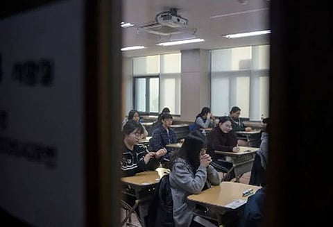 தேர்வுக்காக விமானங்கள் தற்காலிகமாக நிறுத்தம், தாழ்வாக பறக்கவும் தடை!