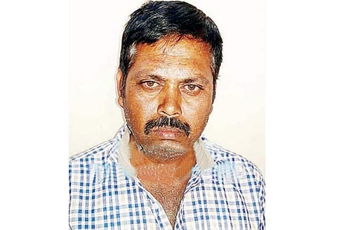 காரில் கடத்தப்பட்ட ஒட்டன்சத்திரத்தை சேர்ந்த நிதி நிறுவன அதிபர் மீட்பு; 4 பேர் கைது