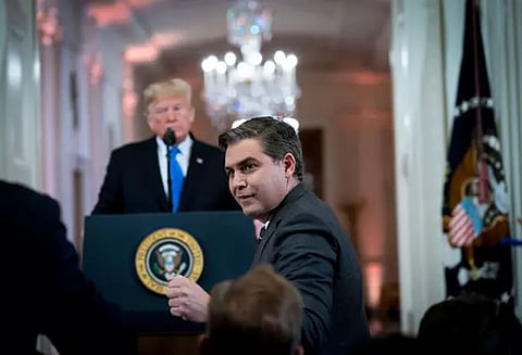 டிரம்புடன் வாக்குவாதம்: சி.என்.என். செய்தியாளருக்கு மீண்டும் அனுமதி - நீதிமன்றம் உத்தரவு