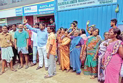 கொடுங்கையூரில் மதுக்கடை திறக்க எதிர்ப்பு; பொதுமக்கள் முற்றுகை