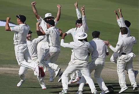 பாகிஸ்தானுக்கு எதிரான முதலாவது டெஸ்ட் கிரிக்கெட்டில் நியூசிலாந்து அணி திரில் வெற்றி